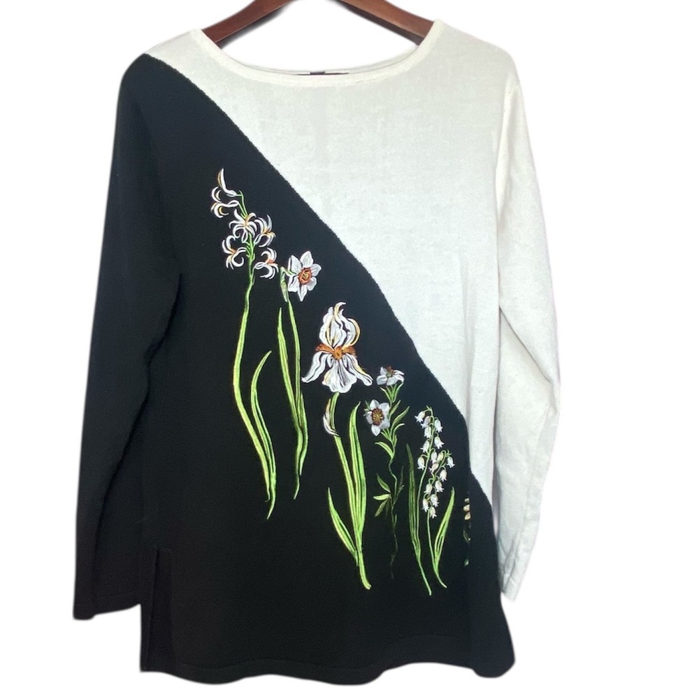Bob Mackie Wearable Art Floral Embroidered Colorblock Sweater Black White - Picture 1 of 7